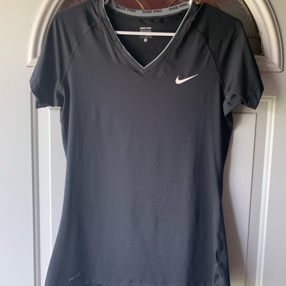 Large women’s Nike Dri-fit shirt